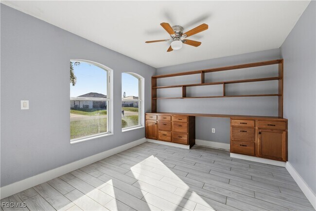 Building Photo - 1134 NE 4th Pl