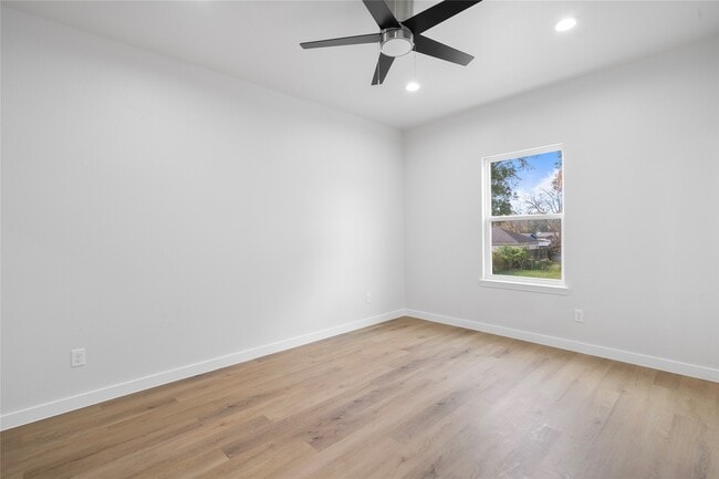 Building Photo - 7220 S Hall St