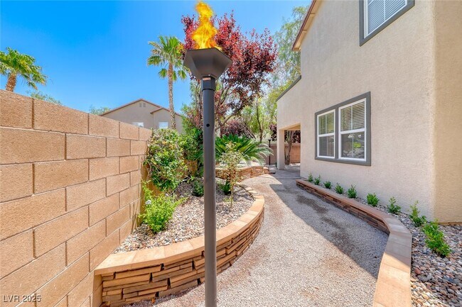 Building Photo - 708 Point Bluff St