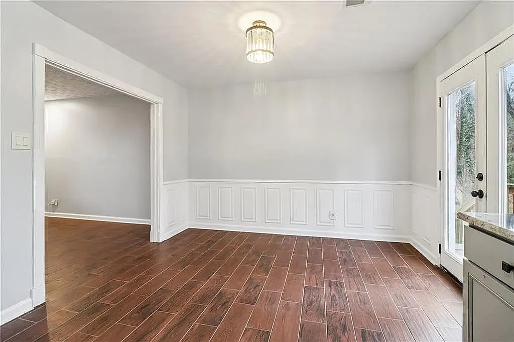 Building Photo - Room in House on Alicia Ct