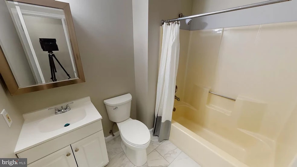 2nd Bathroom - 22234 Hawthorne Way