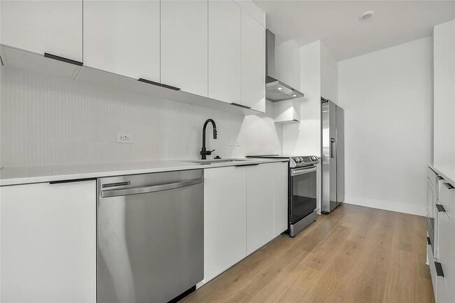 Building Photo - 1701 Simond Ave Ave