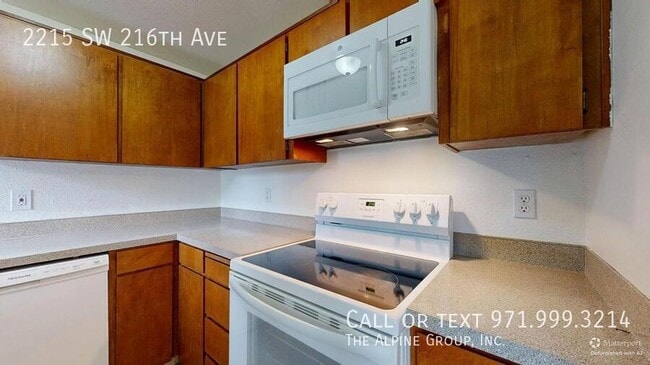 Building Photo - 2215 SW 216th Ave