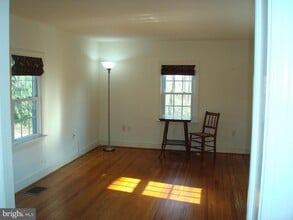 Building Photo - 605 Norway Rd