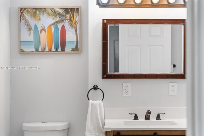 Building Photo - 230 SW 12th Ave