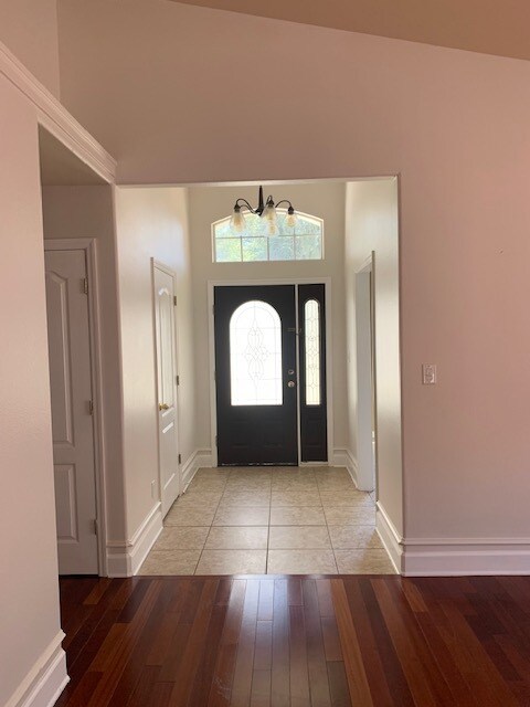 Building Photo - 2186 Heathrow Dr