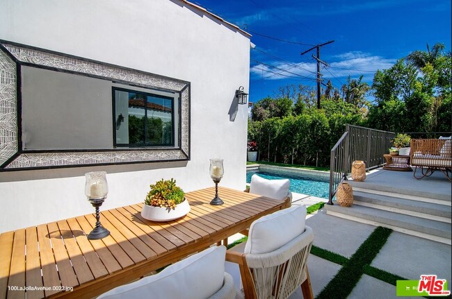 Building Photo - 100 S La Jolla Ave