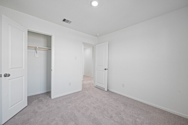 Building Photo - 16615 Rolling Hillside Wy