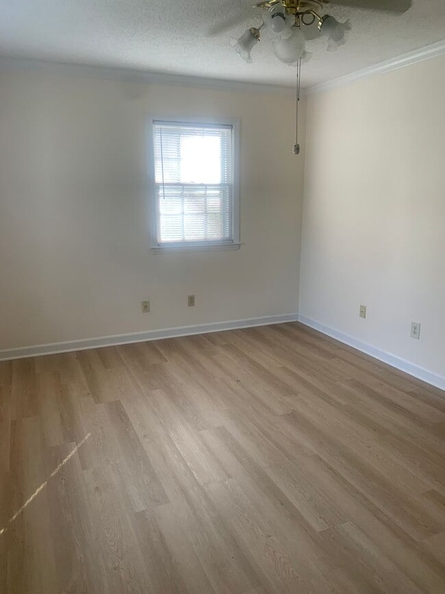 Building Photo - NORTH HILLS CHARMER--2 STORY--DOWNSTAIRS BEDROOM/OFFICE--FORMAL AREAS-LAUNDRY/MUD AREA-CARPORT