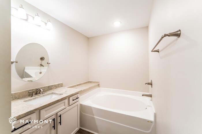 Building Photo - 240 Willowridge Ln