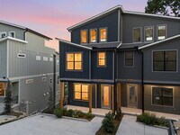 Building Photo - "Spacious 4-Bed, 4.5 bath, AMAZING views, fenced in yard