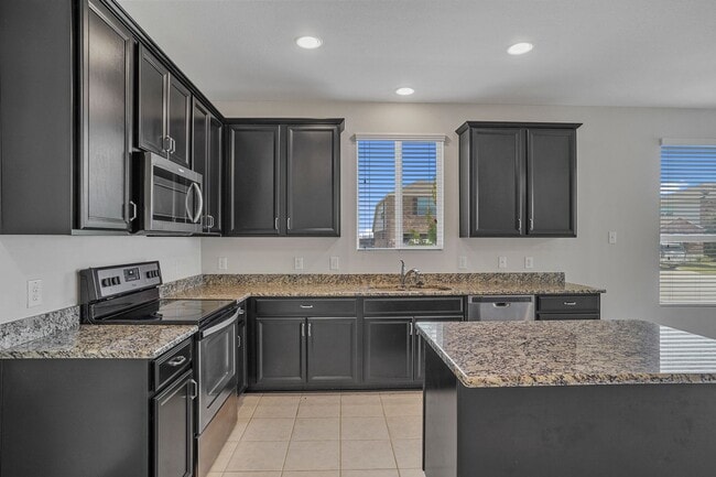 Building Photo - Beautiful Corner Lot Property in Paloma Creek!