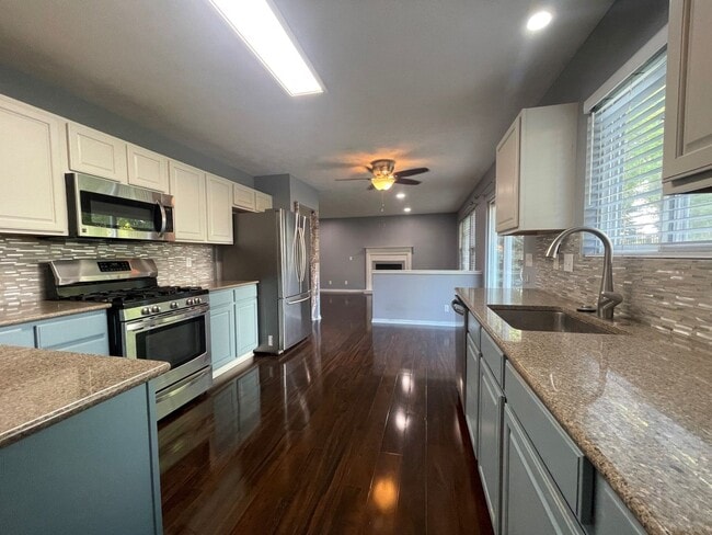 Building Photo - 2930 Blackhawk Dr