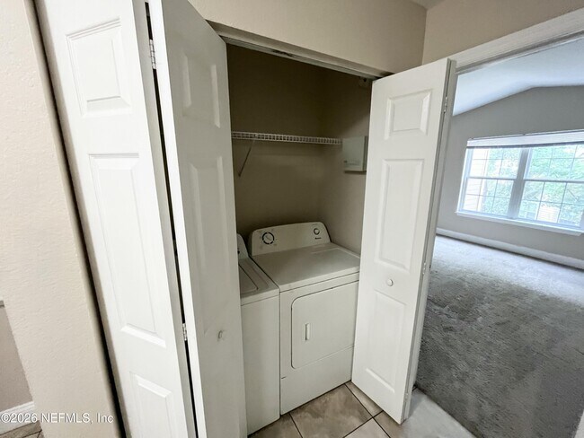 Building Photo - 13810 Sutton Park Dr N