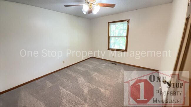 Building Photo - Beautiful 4 Bedroom 2.5 Bathroom in Olathe