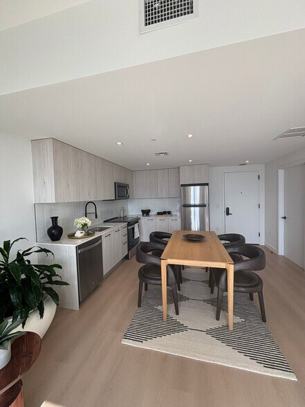 Building Photo - 60 NW 31st St