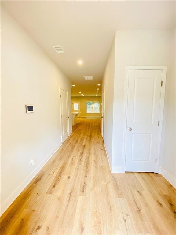 Building Photo - 1095 N Village Dr