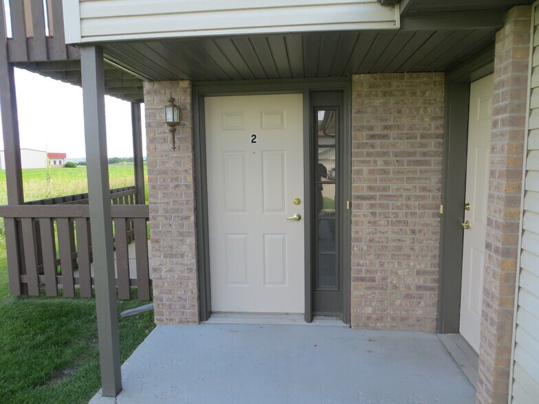 Building Photo - 716 20th St