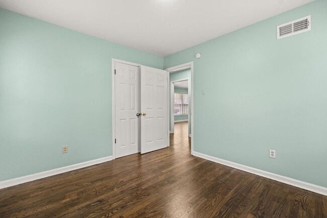 Building Photo - Renovated 4 Bedroom 1.5 Bath Home