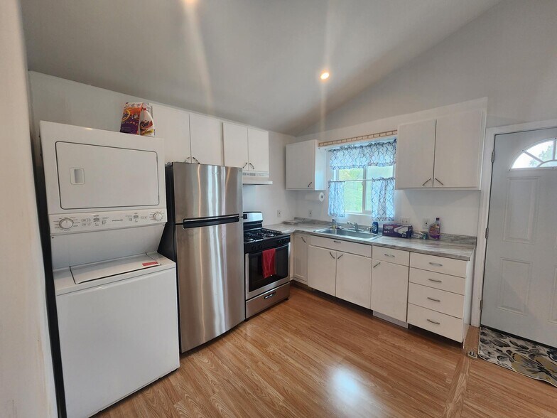 Building Photo - 5042 W 119th Pl