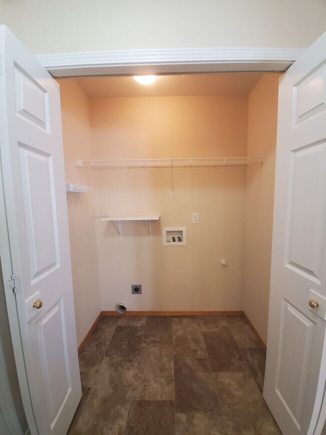 Building Photo - 2421 S Arthur Ct