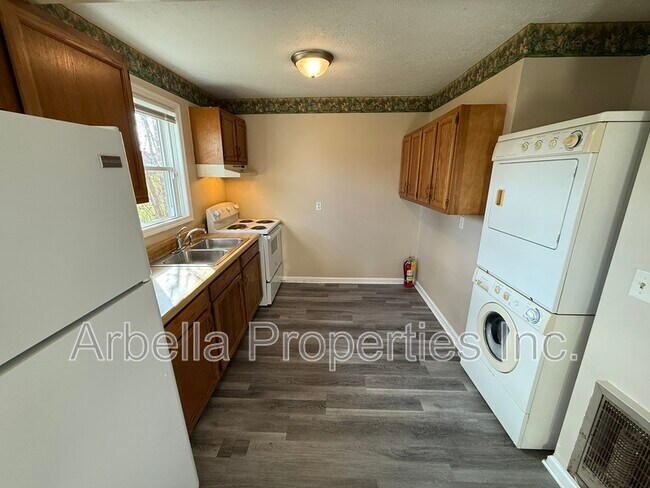 Building Photo - 1509 Fuller St