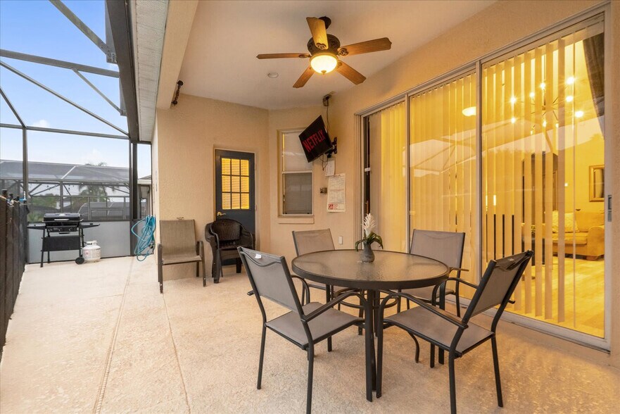 Building Photo - 337 Orista Dr