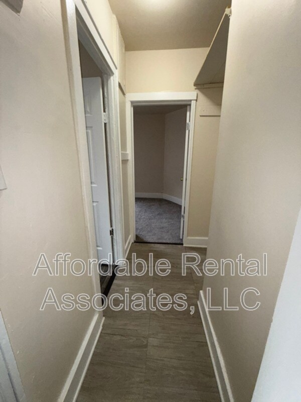 Building Photo - 2627 S 6th St