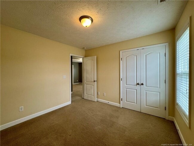 Building Photo - 250 Bayleaf Dr