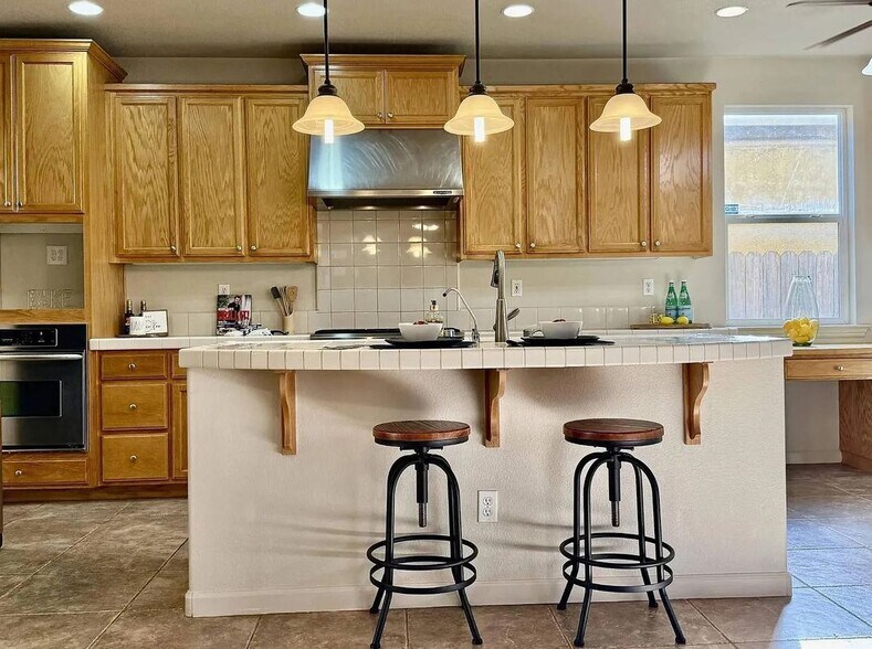 Building Photo - 3017 Roslyn Dr