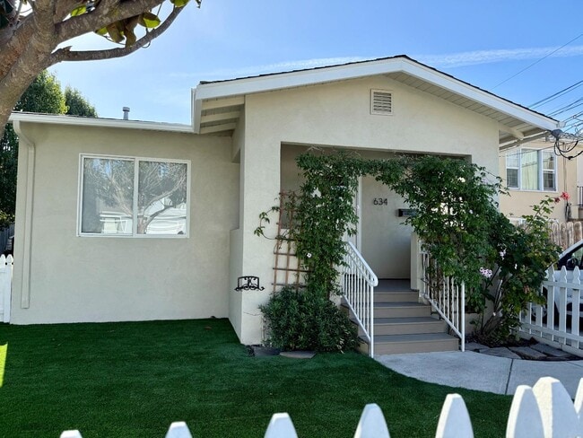 Building Photo - 634 Fulton St