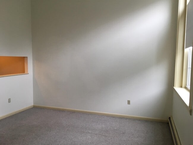 Building Photo - 521 Pine St