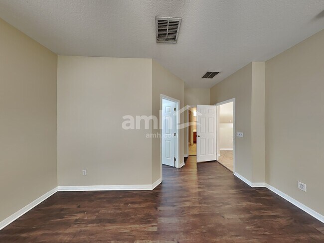 Building Photo - 13136 Oulton Circle