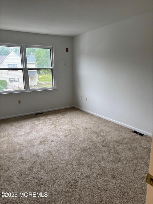Building Photo - 39 Pin Oak Ln