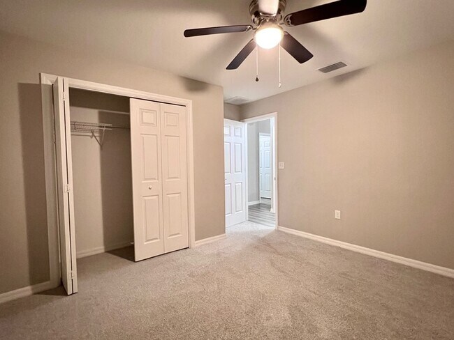 Building Photo - Stylish 3BR/2BA Home with Open Layout & Hi...