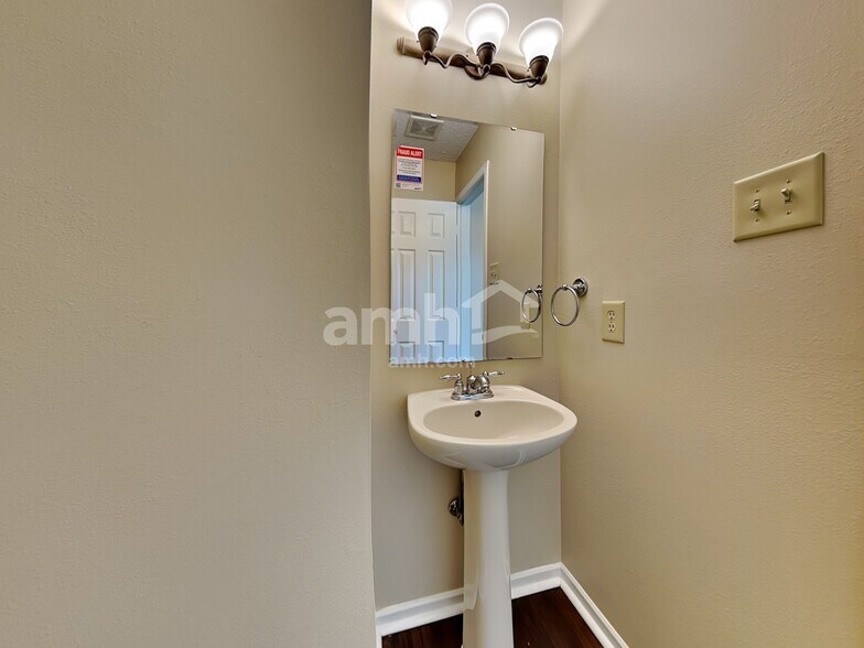 Building Photo - 8330 S Rising Sun Dr