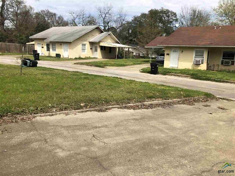 Primary Photo - 1010 James Ct