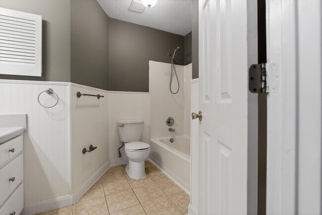 Building Photo - 4799 Coronado Cir