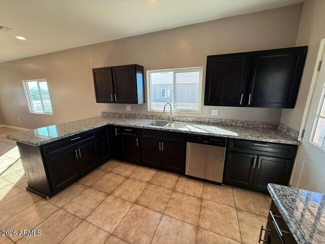 Building Photo - 2770 N Washington Ave