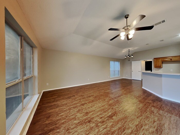 Building Photo - 629 St Eric Dr