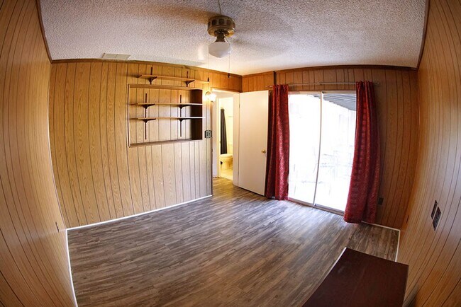 Building Photo - ASU Proximity Meets Comfort in This 4-Bedroom Tempe Home