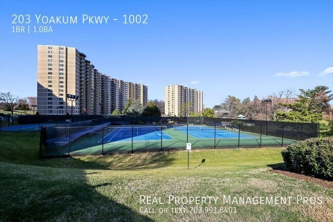 Building Photo - 203 Yoakum Pkwy