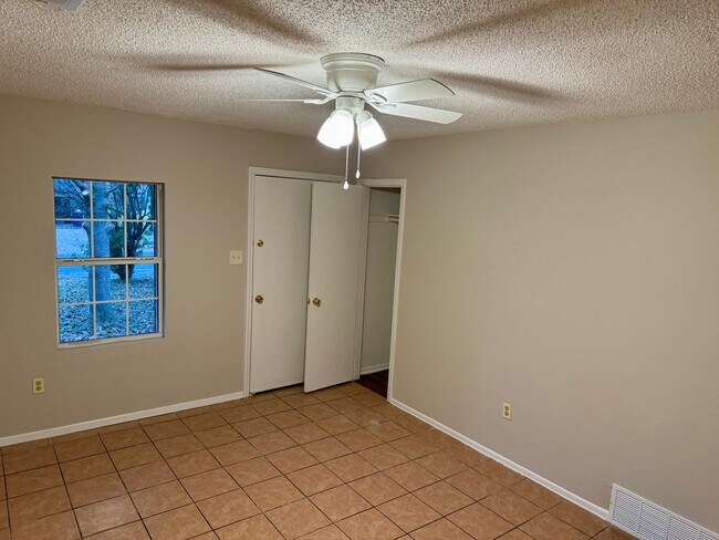 Building Photo - 5074 Fleetwood Cove