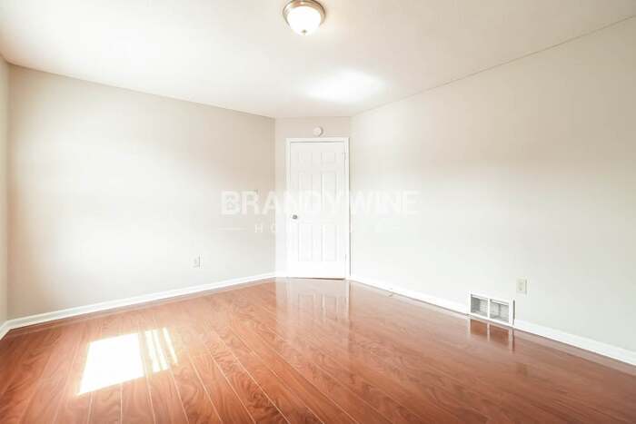 Building Photo - 7477 Stonington Dr