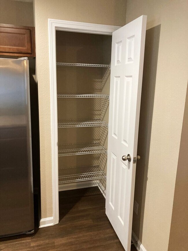 Building Photo - Roomy 3BR Home in NW Jacksonville – 2.5 Ba...