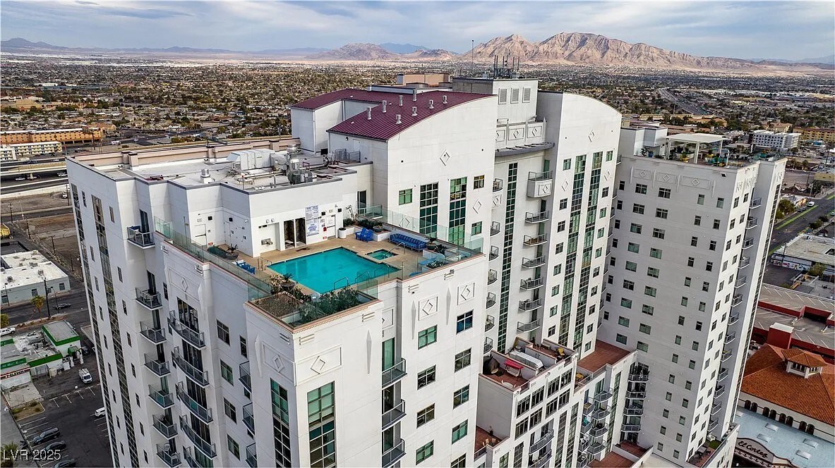 Building Photo - 150 Las Vegas Blvd N