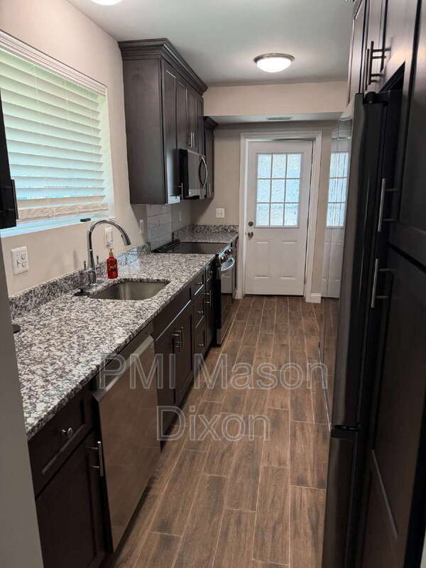 Building Photo - 330 Compton Ave