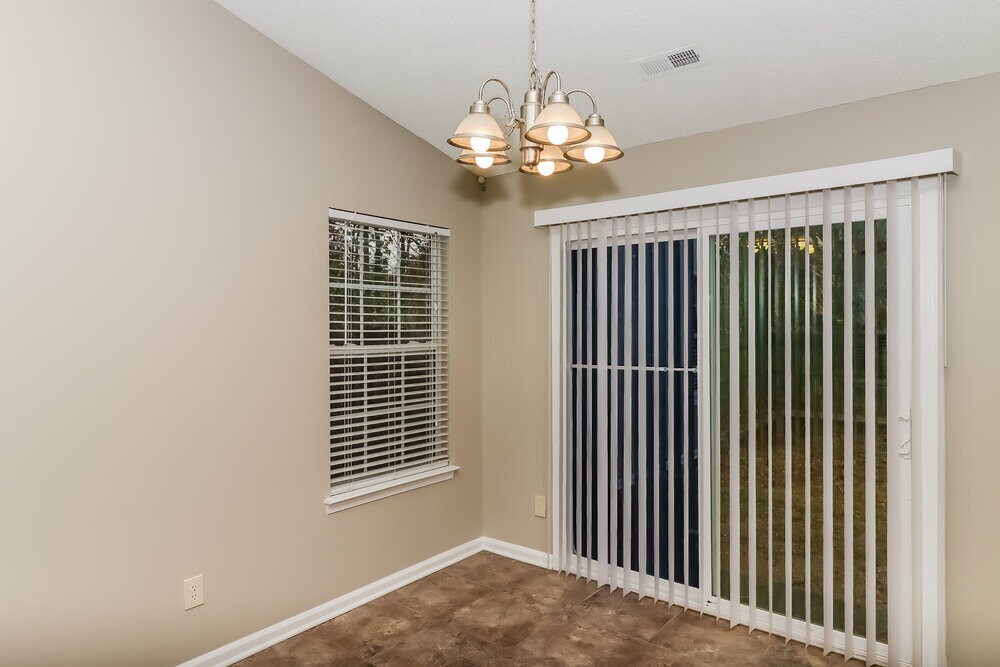 Building Photo - 11416 Northwoods Forest Dr