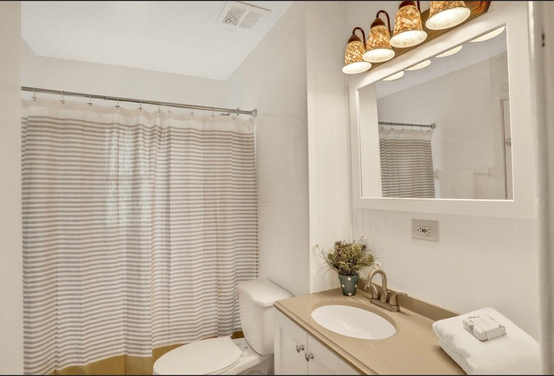 Building Photo - 108 Dellwood Ave