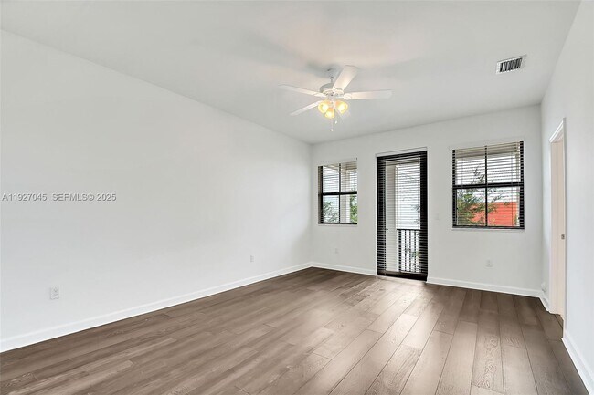 Building Photo - 5840 NW 104th Path